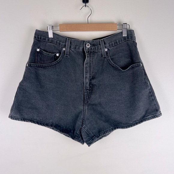 Levi’s | Silvertab Retro 90s High Waist Mom Jean Shorts Black | 31 - Picture 6 of 16